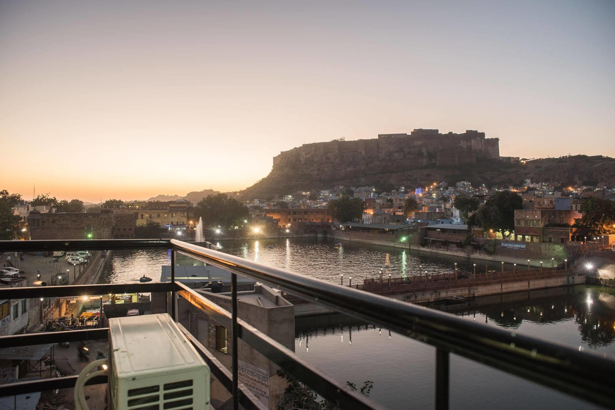 Hotel Jee Ri Haveli à Jodhpur  Extérieur photo